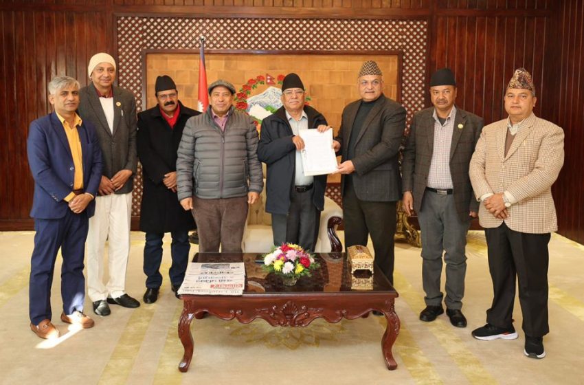  संघीयता कार्यान्वयन गराउन मुख्यमन्त्रीहरूले गराए प्रधानमन्त्री प्रचण्डको ध्यानाकर्षण