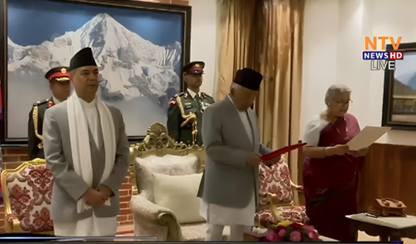  नवनियुक्त प्रधानमन्त्री सुशीला कार्कीले लिइन् शपथ